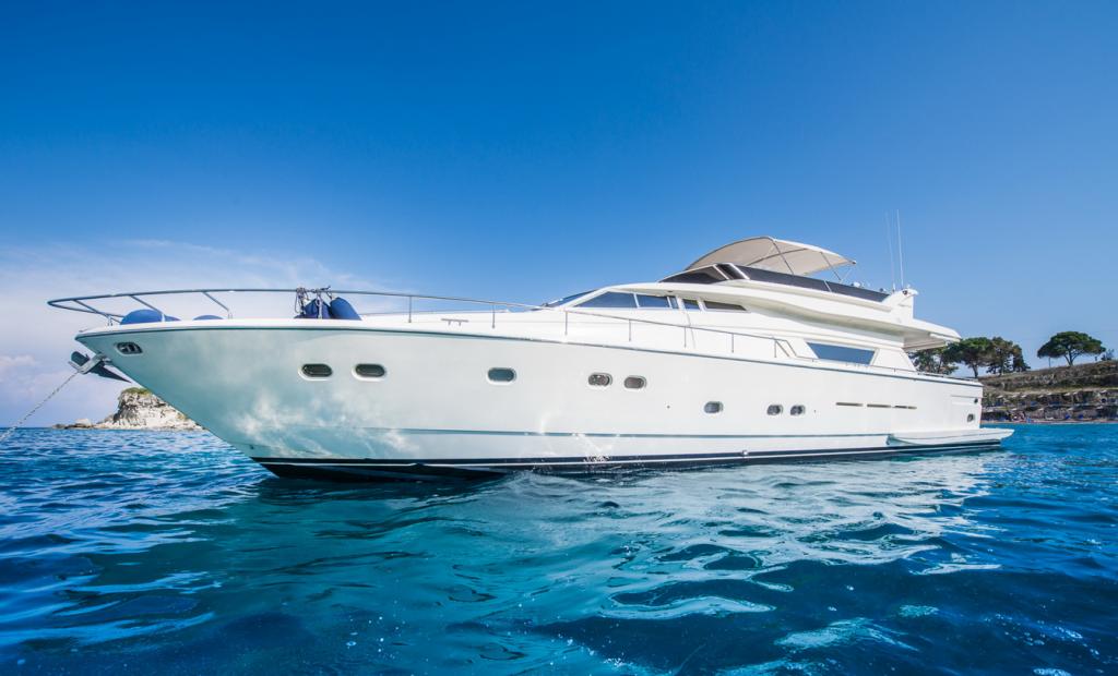 Ferretti 75