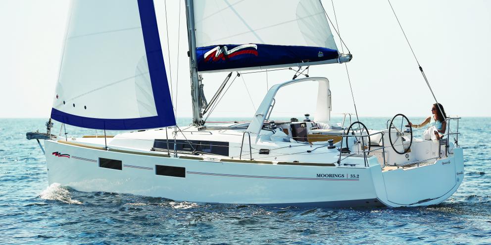 Beneteau Moorings 352