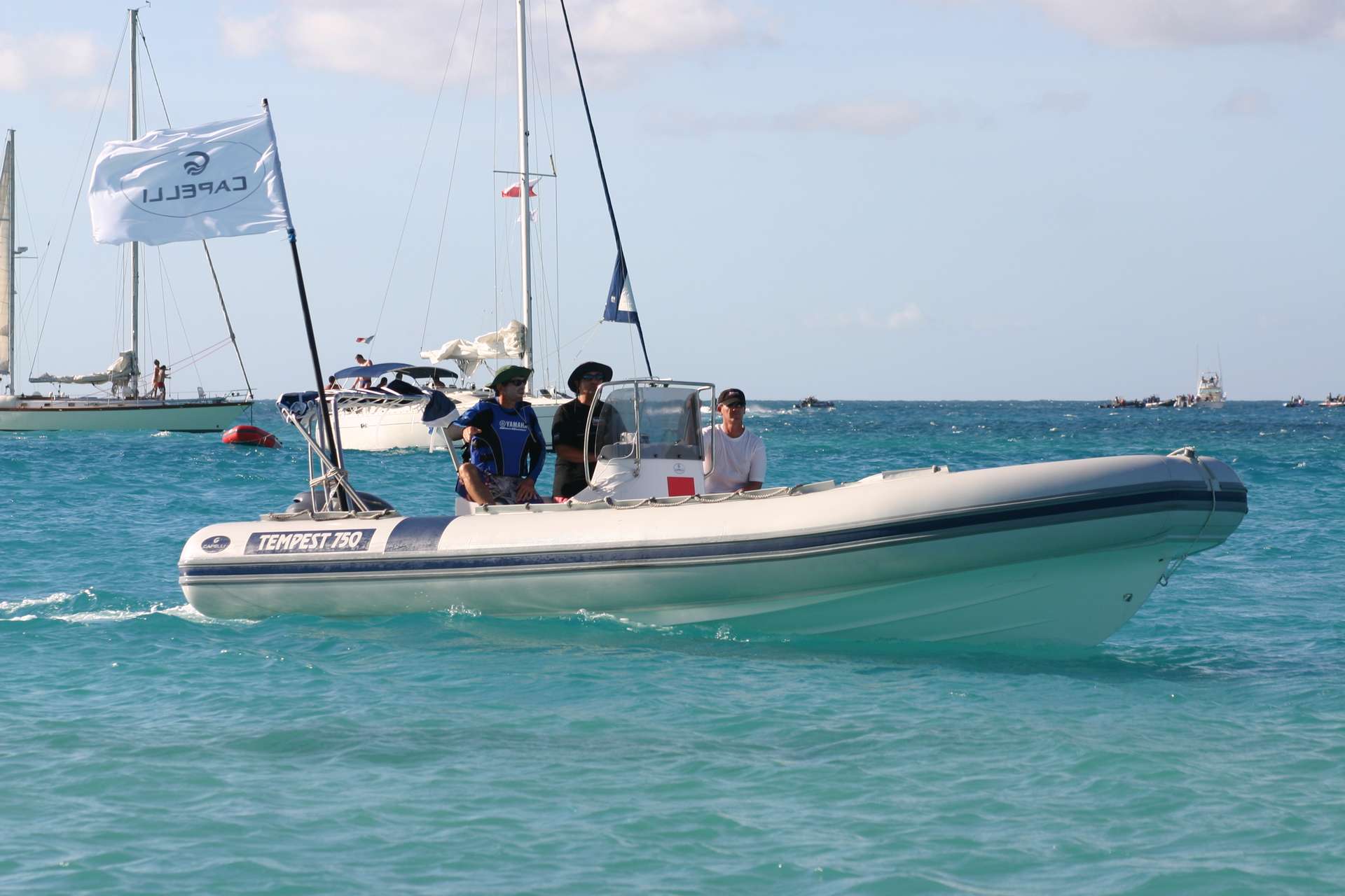 Cantiere Capelli Tempest 750