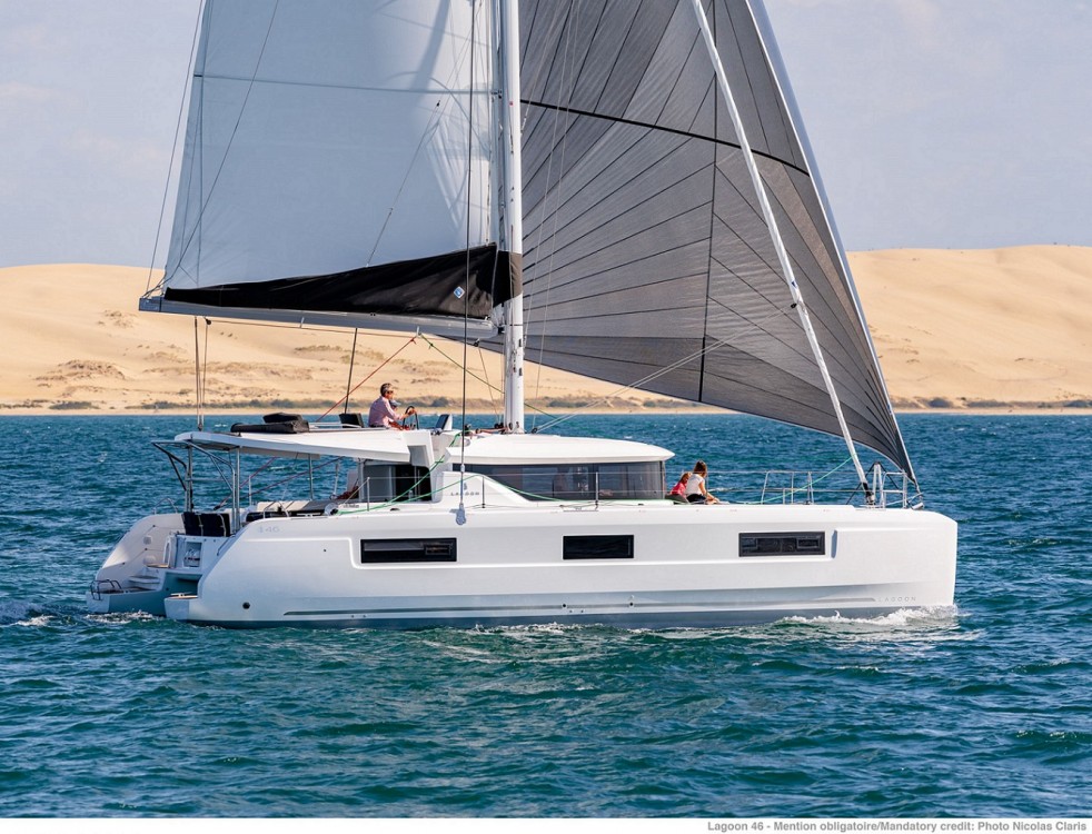 Lagoon 46 (4 Kabinen, 4 B&auml;der, 2 Crewkabinen) Top Bild