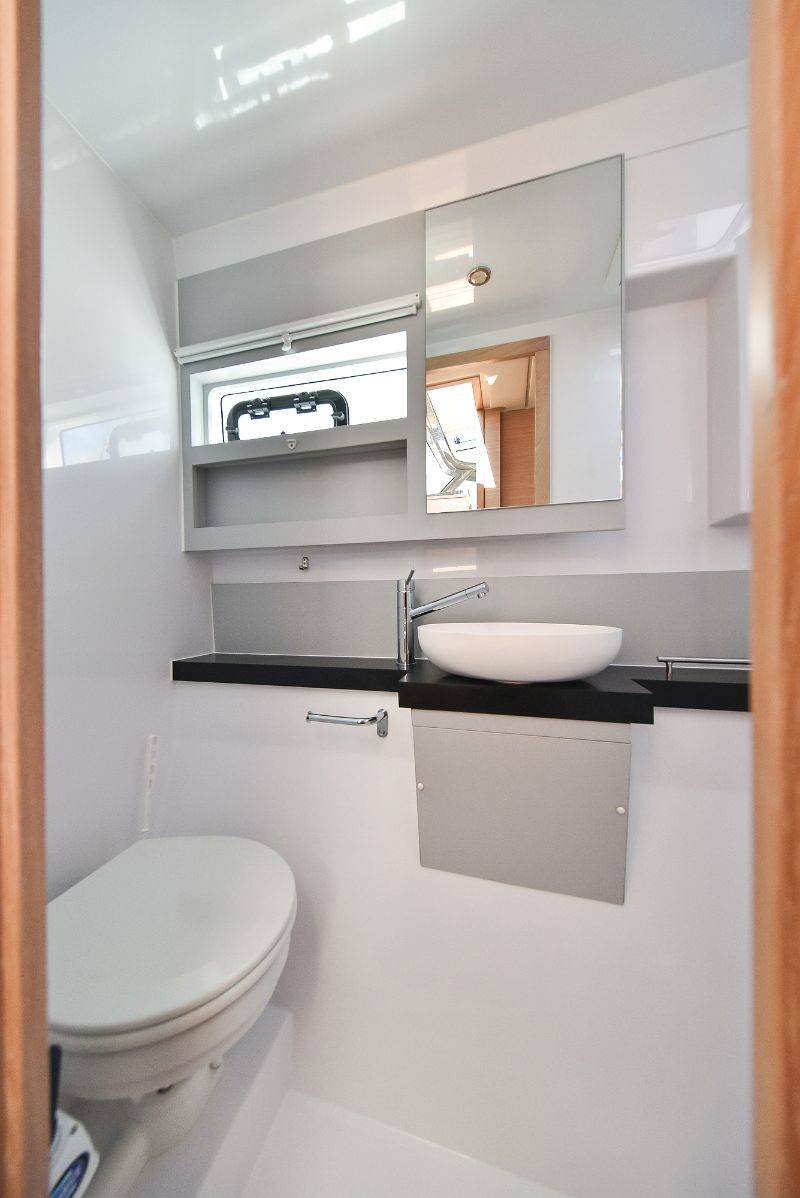 Bavaria Nautitech 40 Open - 4 + 2 cab. Innenansicht