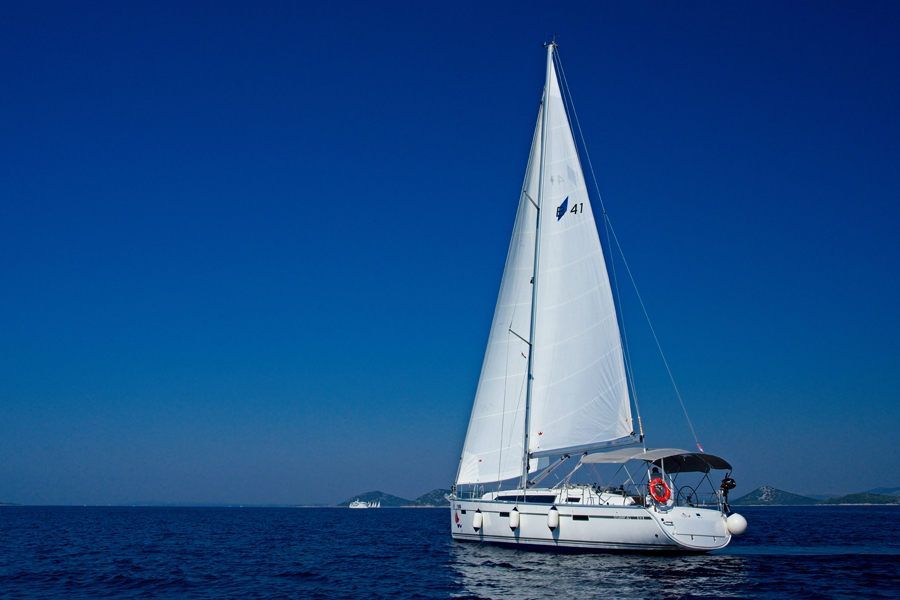 Bavaria 41 - 3 Kabinen / 2 B&auml;der Top Bild