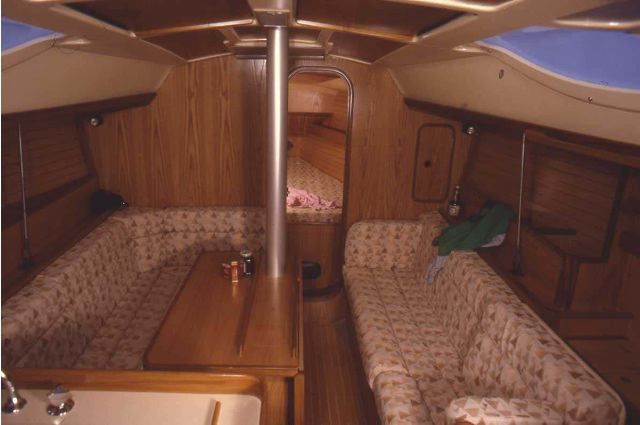 Oceanis 350 Innenansicht