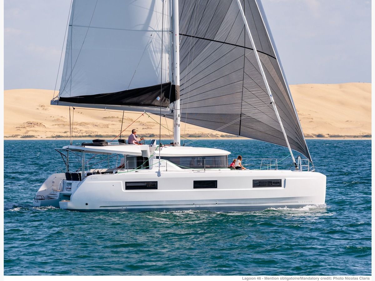 Lagoon 46 BLUE REGENERATION (FULL EQUIPPED, A/C, WATERMAKER, WHOLE WEEK BASE MOORING INCLUDED) Außenansicht