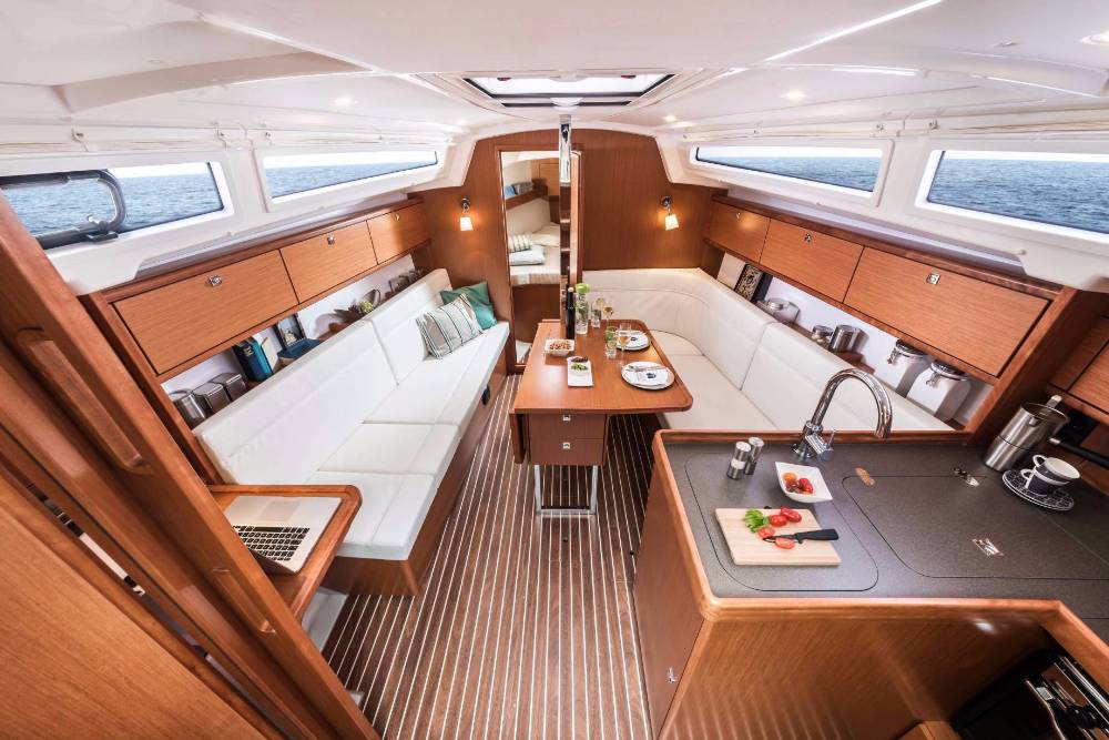 Bavaria Cruiser 34 Innenansicht