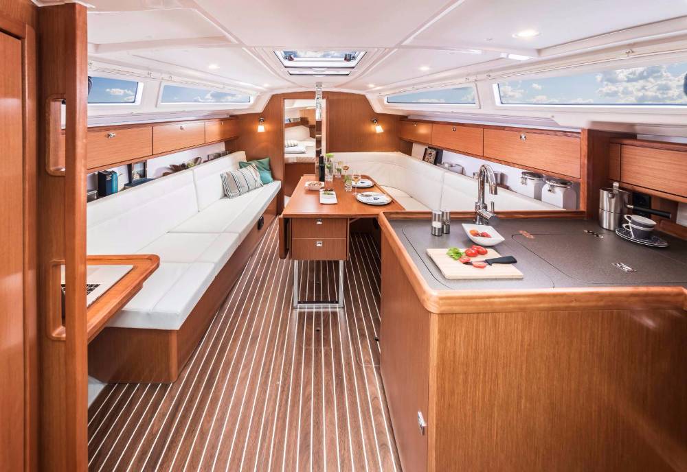 Bavaria Cruiser 34 Innenansicht