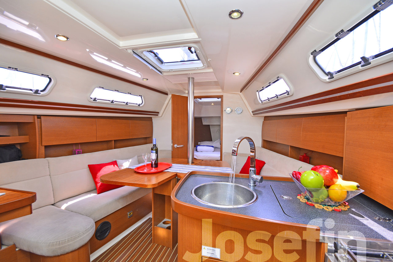 Hanse 325 Innenansicht