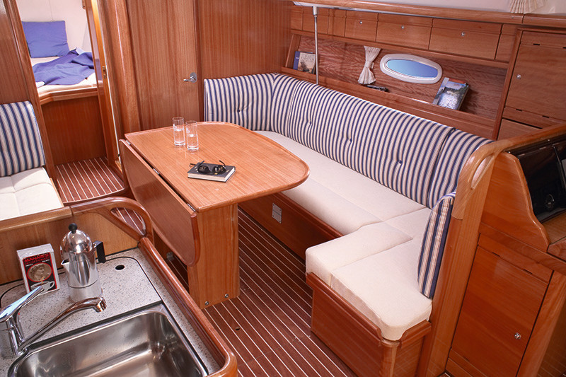 Bavaria 37 Cruiser Innenansicht