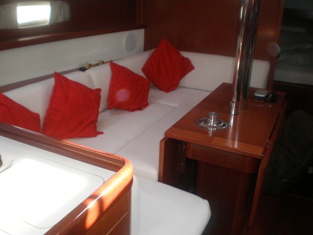 Oceanis 34 Innenansicht