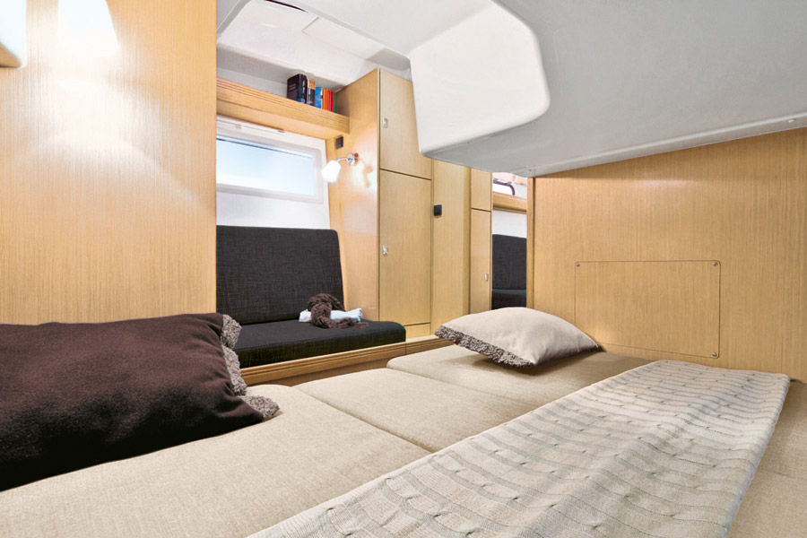 Bavaria 35 Sport HT Innenansicht