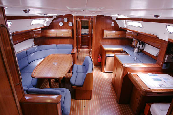 Bavaria 49 Innenansicht