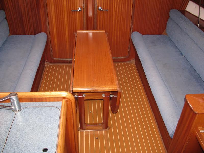 Bavaria 36 - 3 Kabinen / 1 Bad Innenansicht