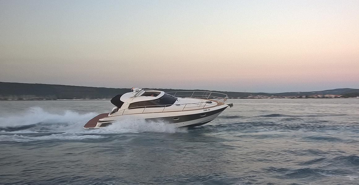 Elan Power 35 Innenansicht