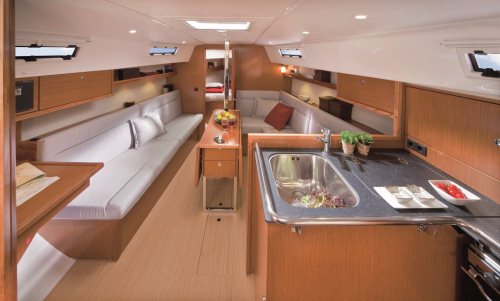 Bavaria 32 Cruiser Innenansicht