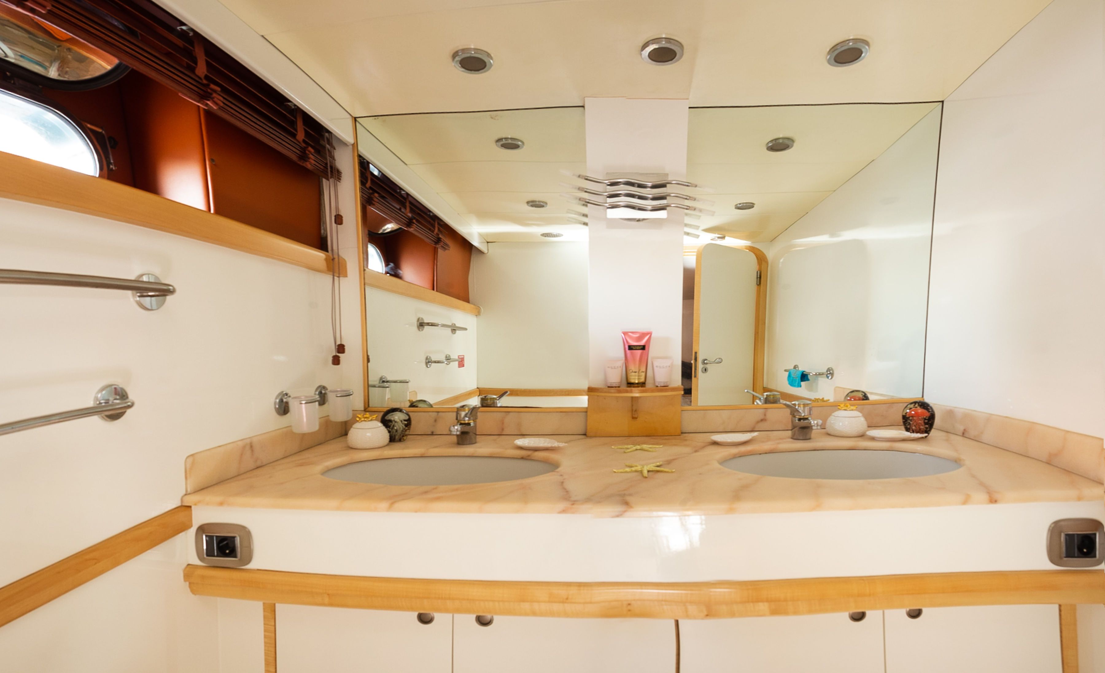 Motoryacht Innenansicht