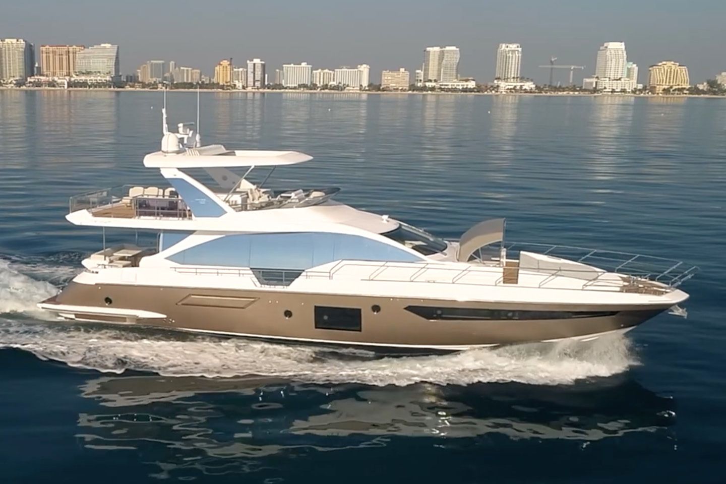 Azimut 72 (4+2cab) Top Bild