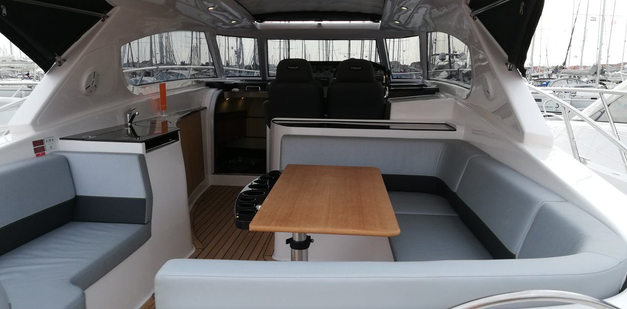 Focus Power 44 Hard Top - 2 cab. Außenansicht