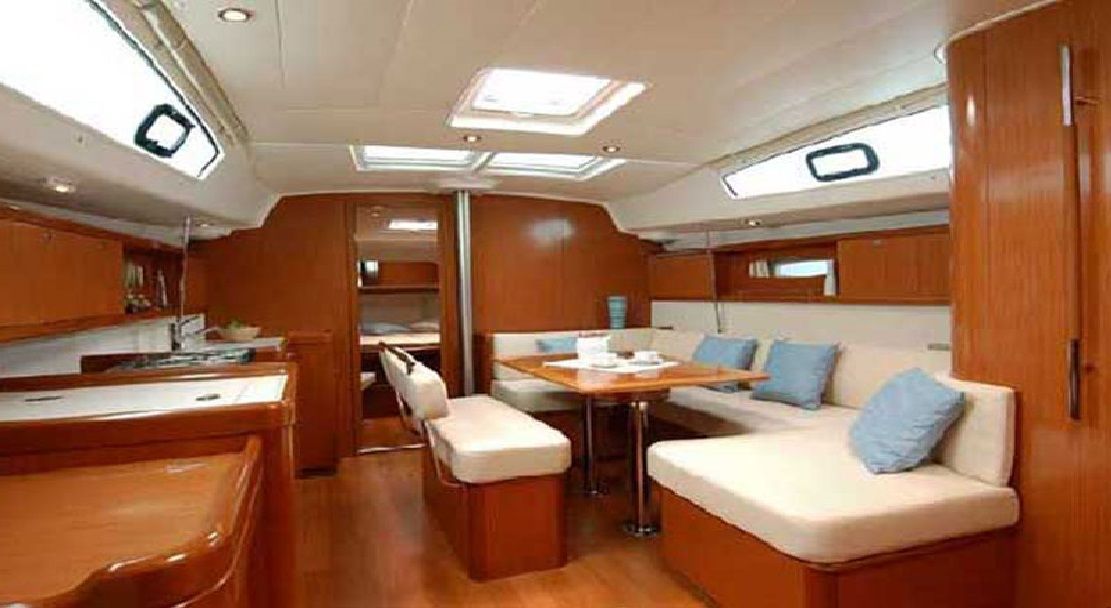 Oceanis 43 Innenansicht