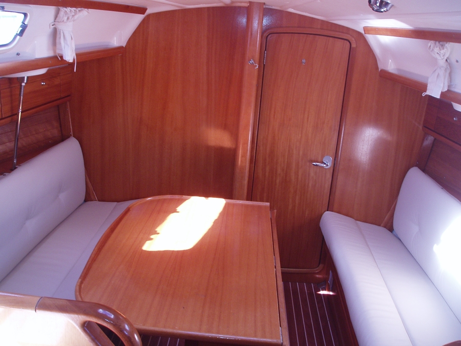 Bavaria 30 Cruiser Innenansicht