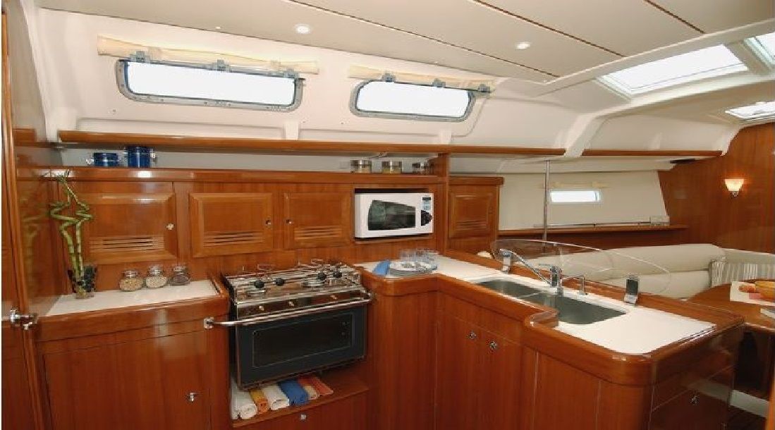 Oceanis Clipper 373 Innenansicht