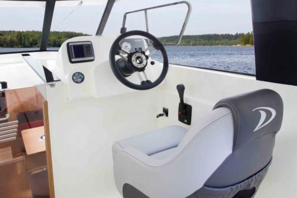 Escape 800 Außenansicht