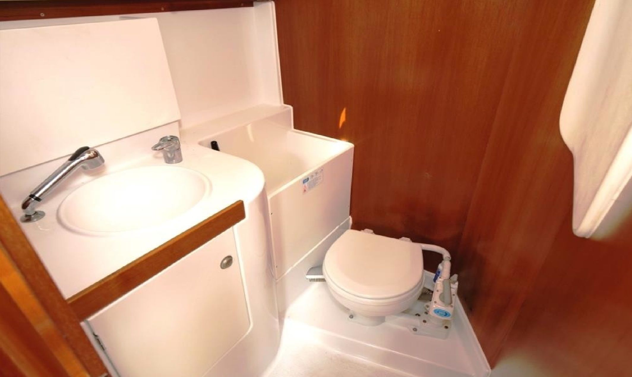 Sun Odyssey 32.2 Innenansicht