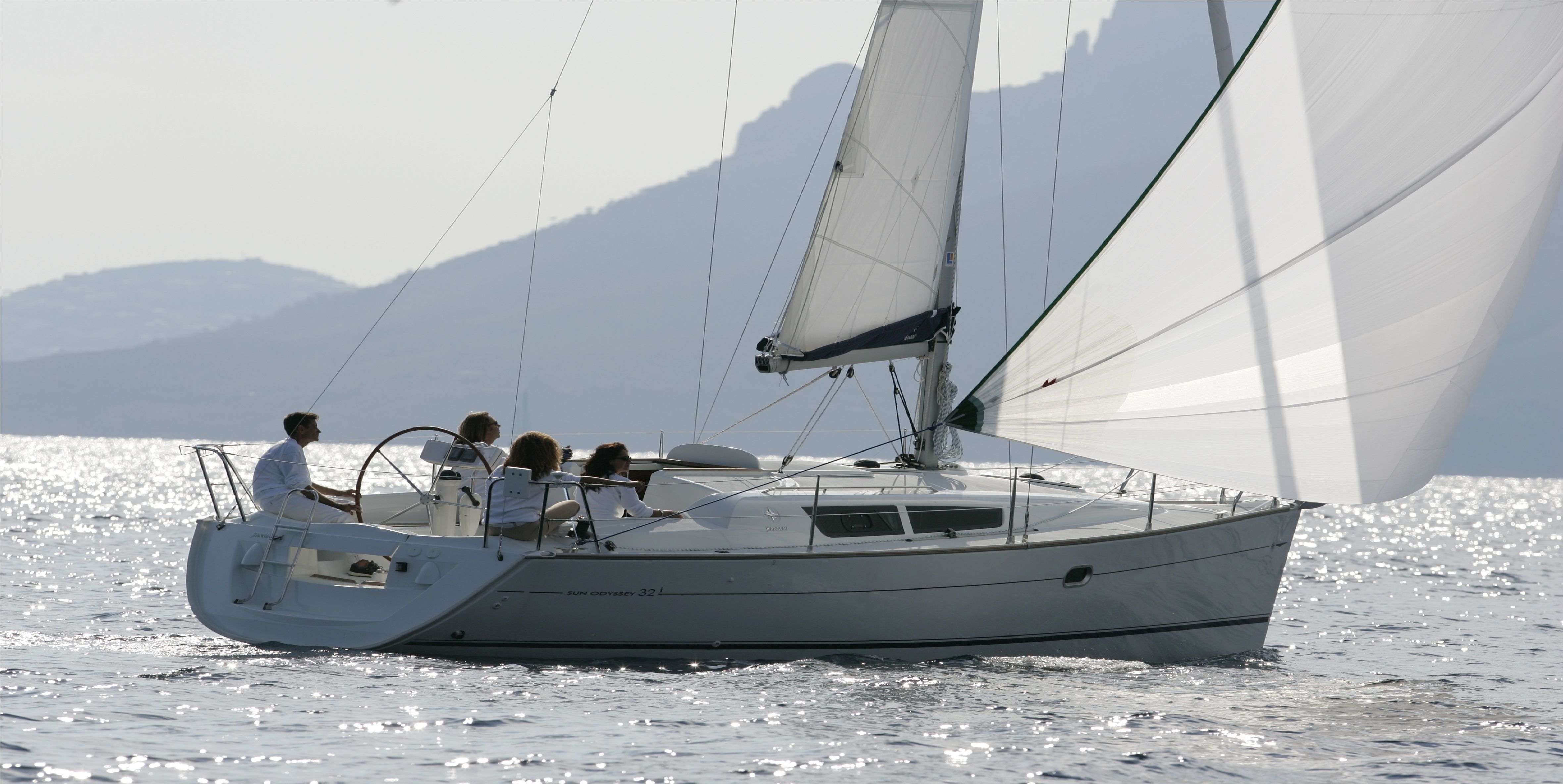 Sun Odyssey 32i Performance