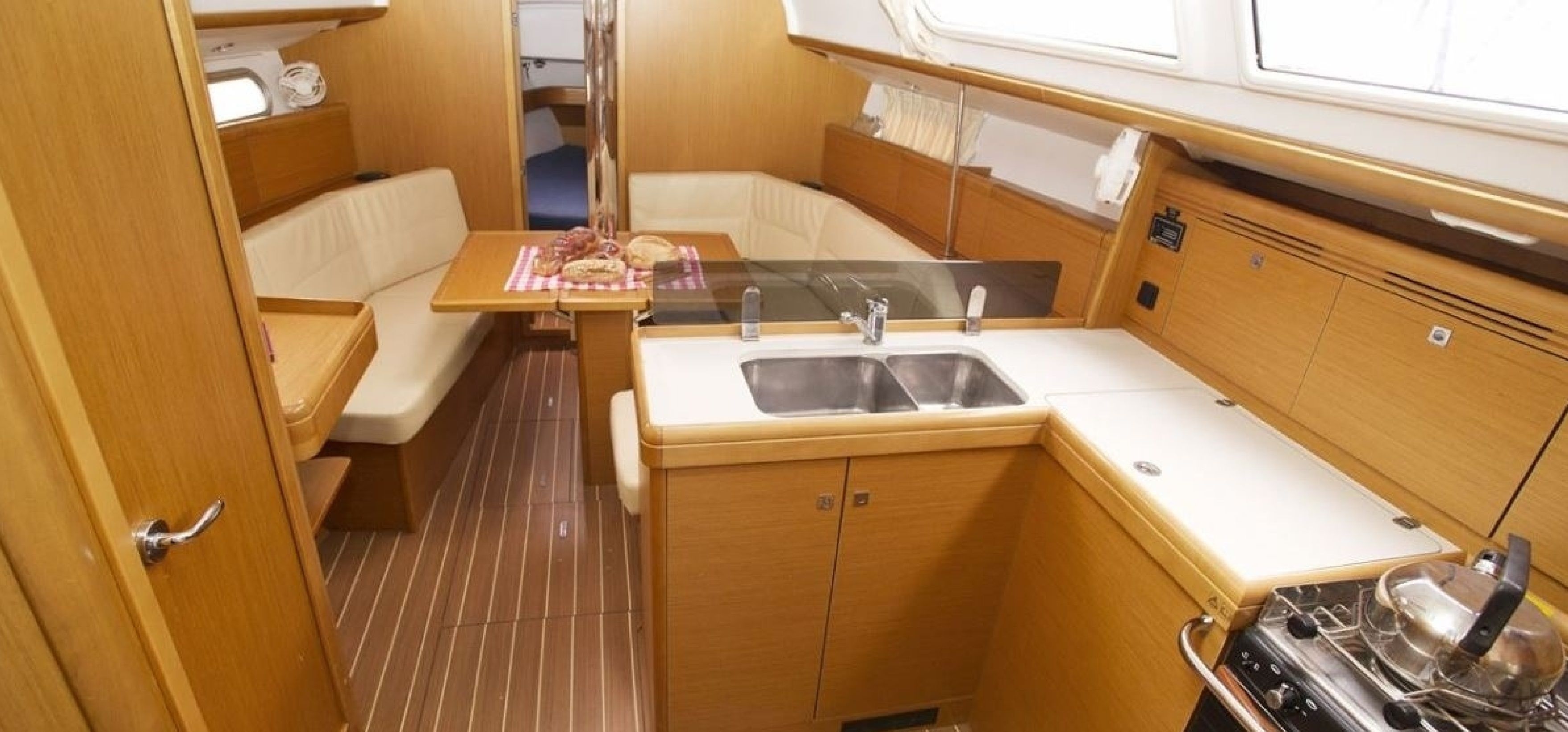 Sun Odyssey 36i Innenansicht