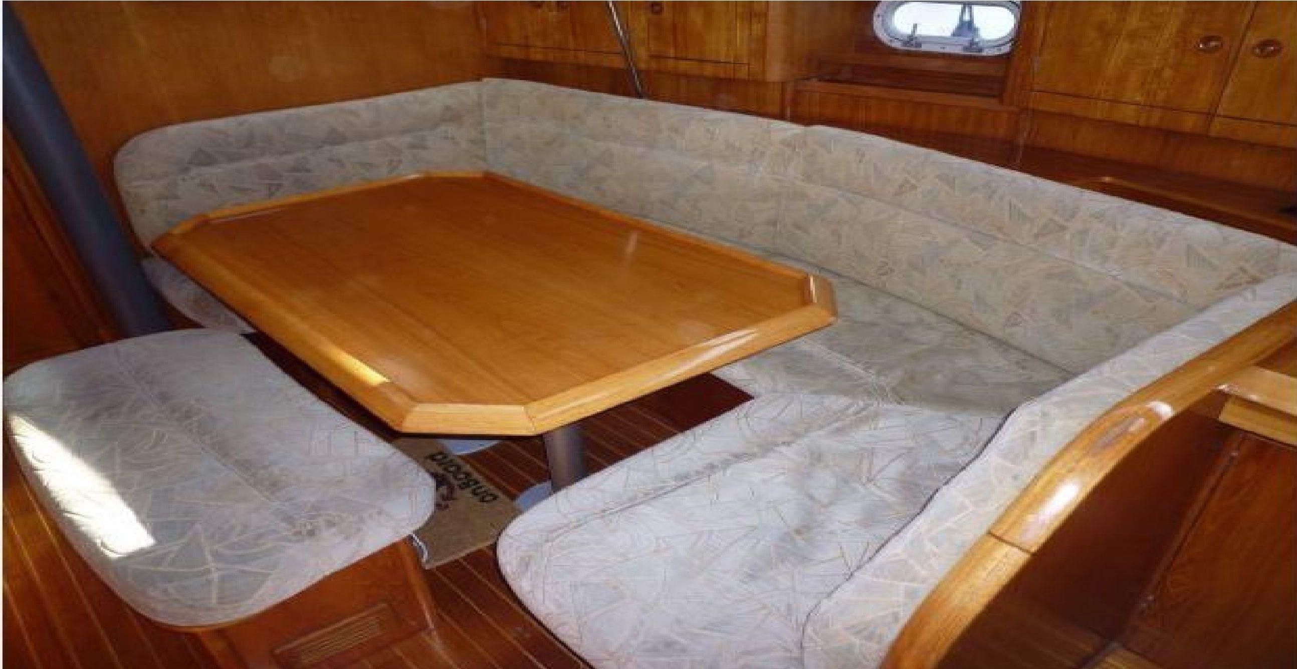 Sun Odyssey 37.2 Innenansicht