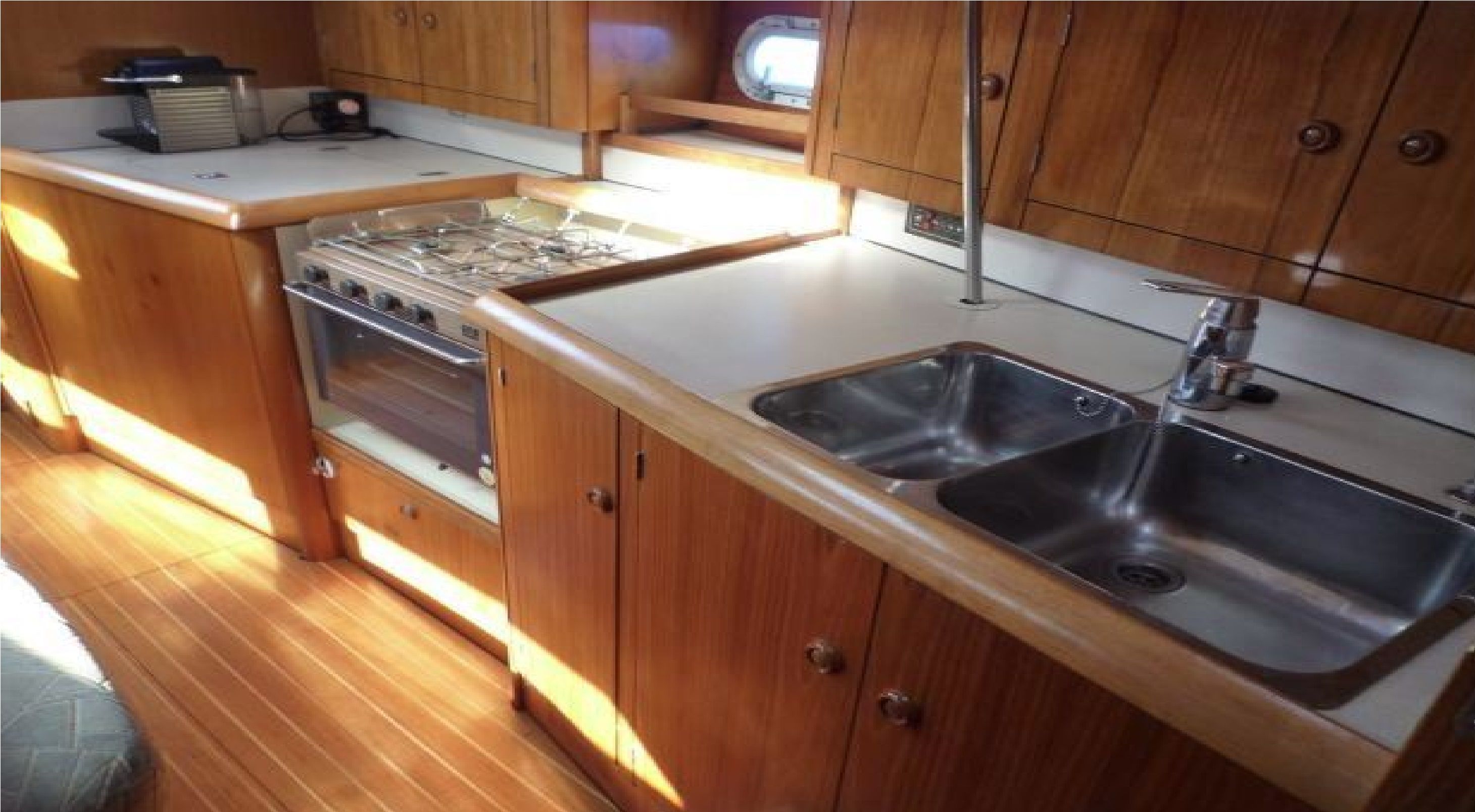 Sun Odyssey 37.2 Innenansicht