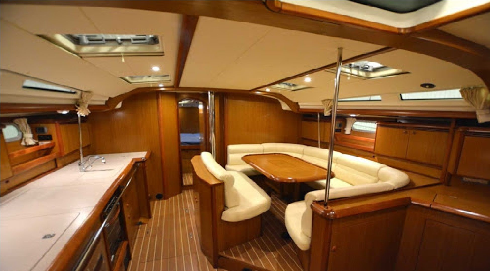 Sun Odyssey 49 Perfomance Innenansicht