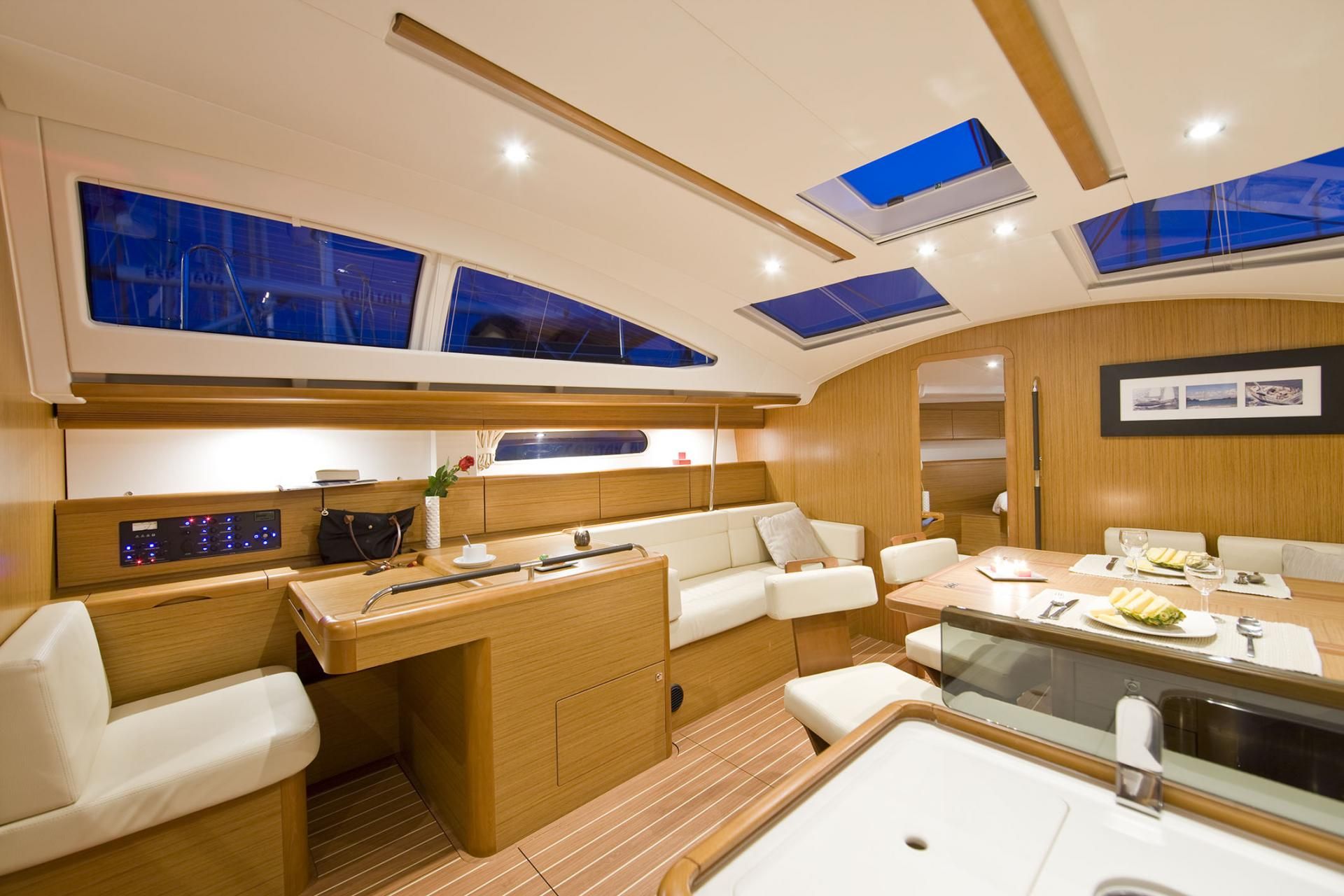 Sun Odyssey 50 DS Innenansicht