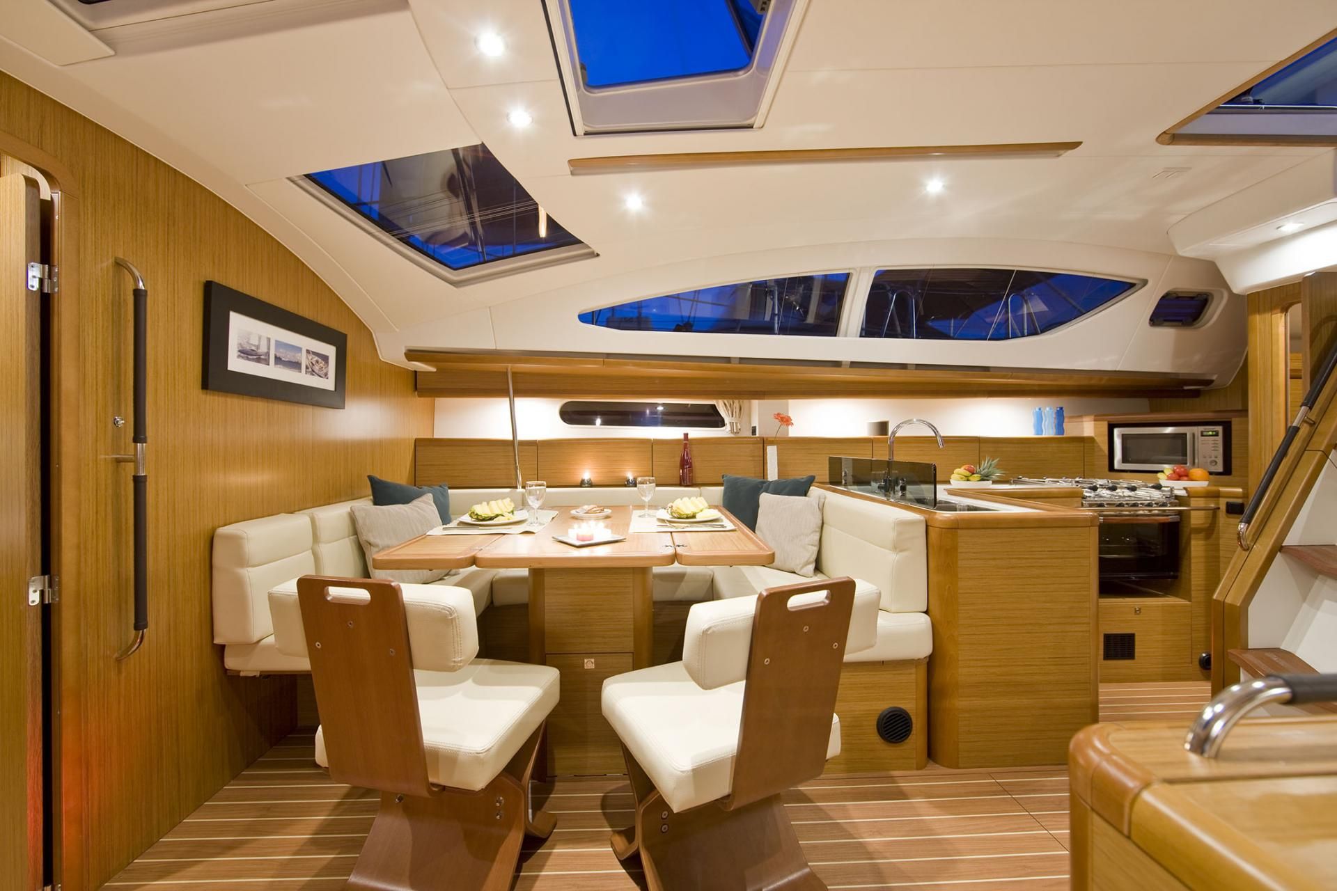 Sun Odyssey 50 DS Innenansicht