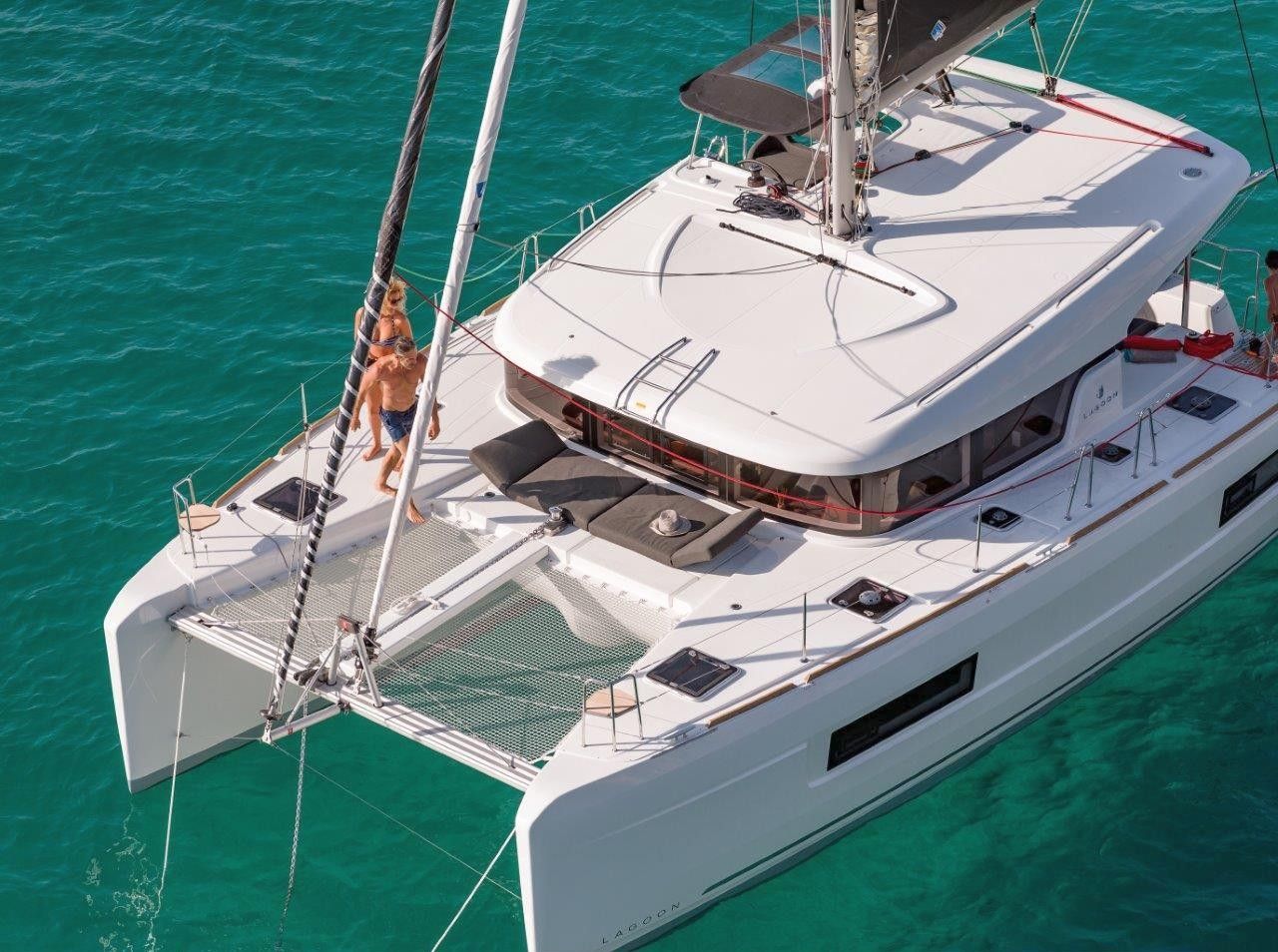 Lagoon 400 S2 (4 Kabinen, 4 B&auml;der, 2 Crewkabinen) Top Bild