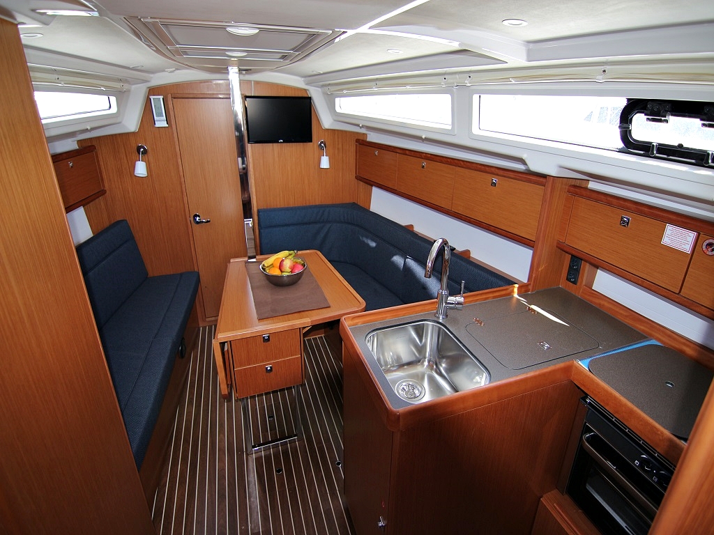 Bavaria Cruiser 34 Innenansicht