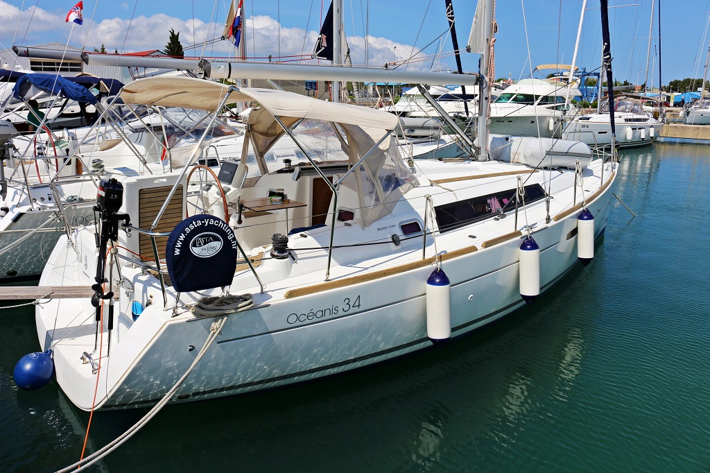 Oceanis 34 Innenansicht