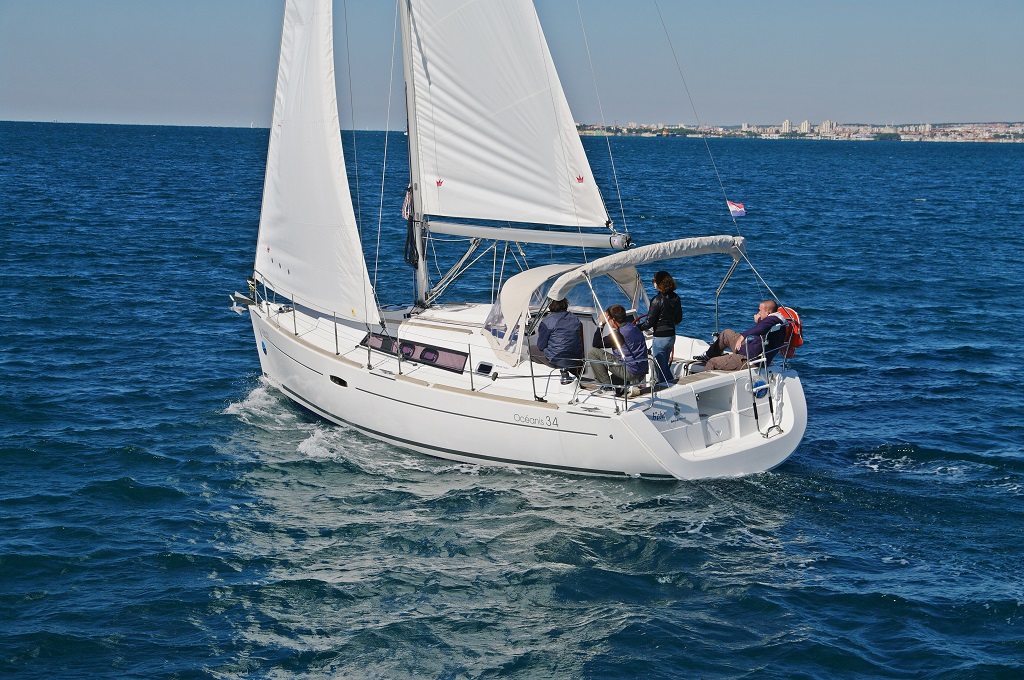 Oceanis 34 Innenansicht