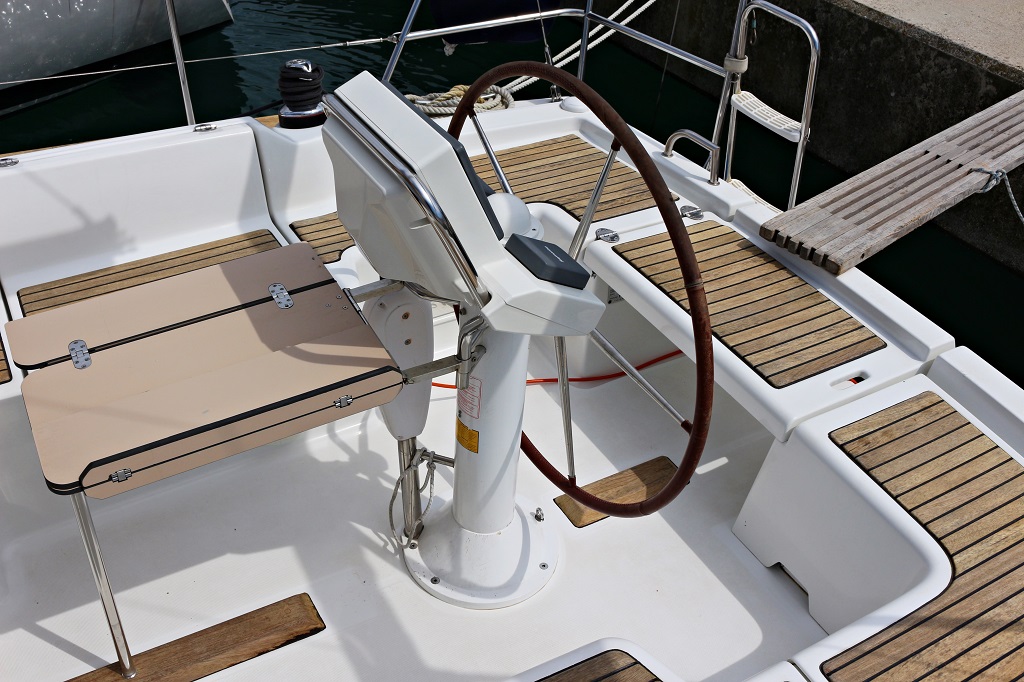 Oceanis 34 Innenansicht