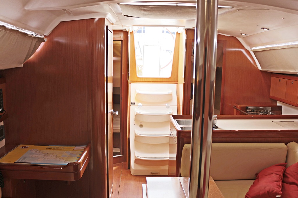 Oceanis 34 Innenansicht