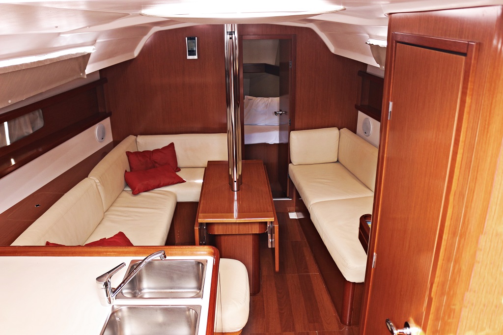 Oceanis 34 Innenansicht