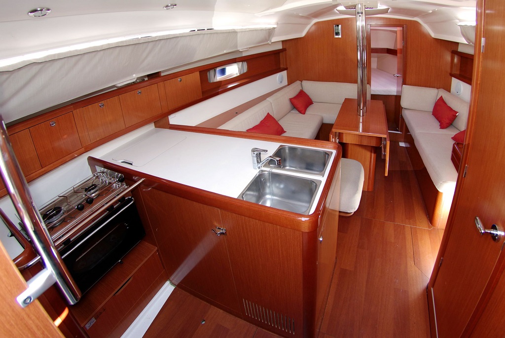 Oceanis 34 Innenansicht