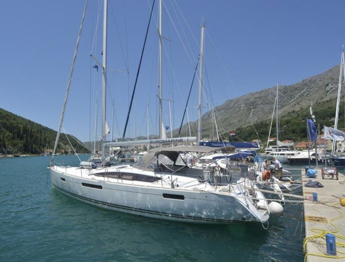 Jeanneau 53 Innenansicht