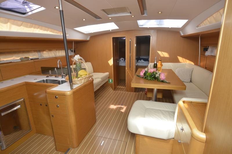 Jeanneau 53 Innenansicht