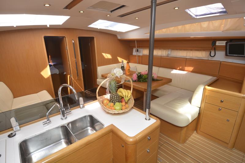 Jeanneau 53 Innenansicht
