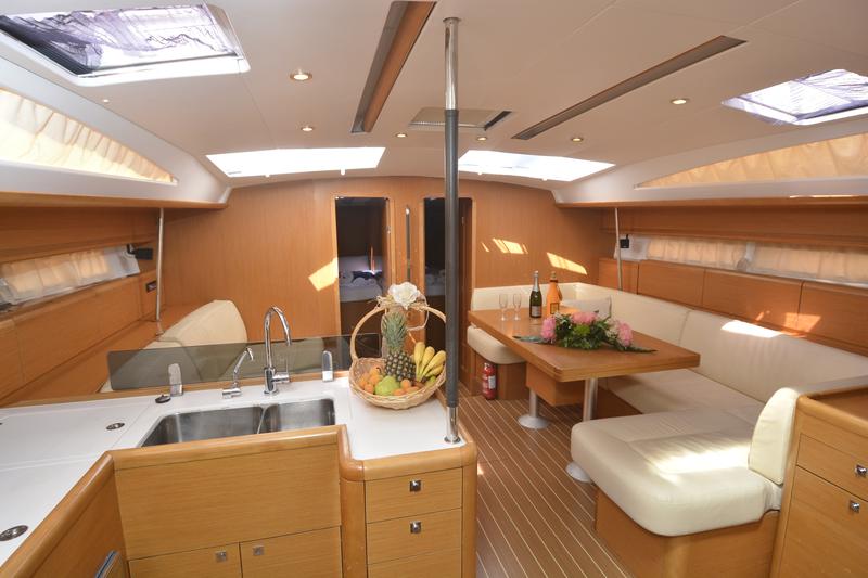Jeanneau 53 Innenansicht