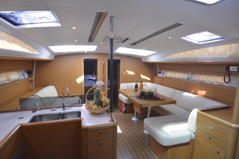 Jeanneau 53 Innenansicht