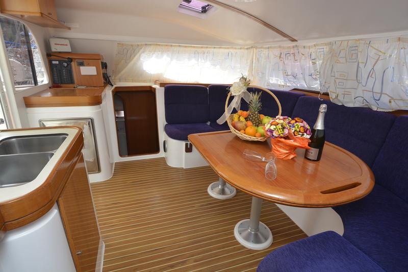 Nautitech 40 Innenansicht