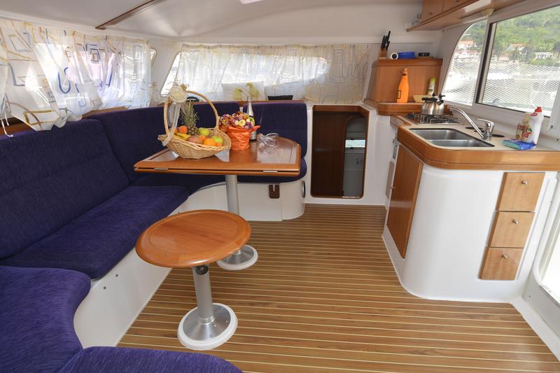 Nautitech 40 Innenansicht