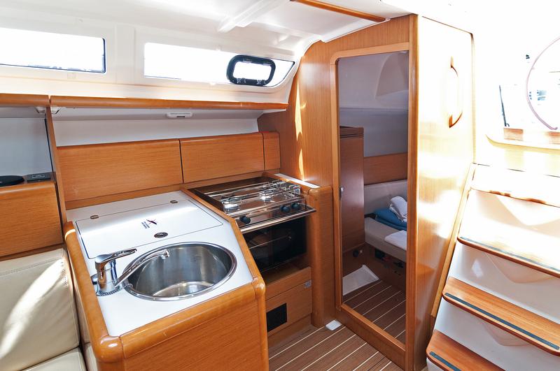 Sun Odyssey 33i Innenansicht