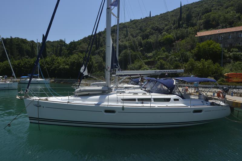 Sun Odyssey 42i Innenansicht